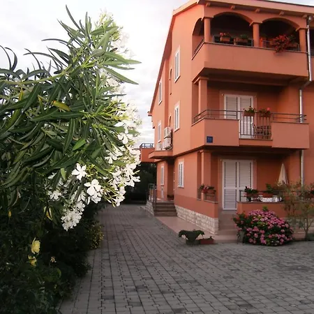 Juran Apartment *