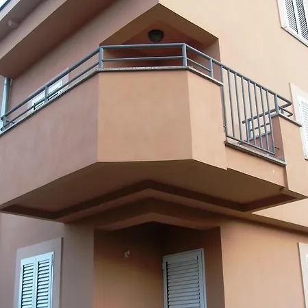 Apartment Juran Sukosan